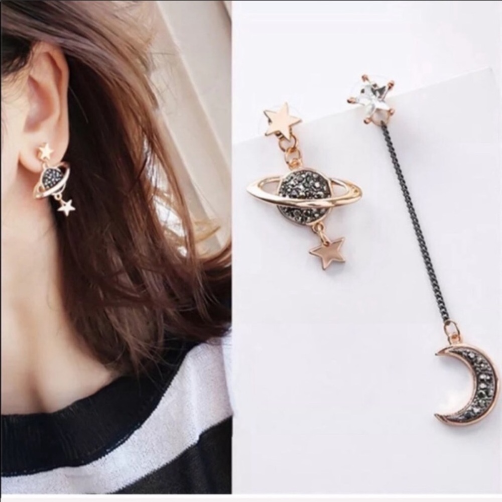Stunning Moon Stars Geometric Earrings - Picture 1 of 5